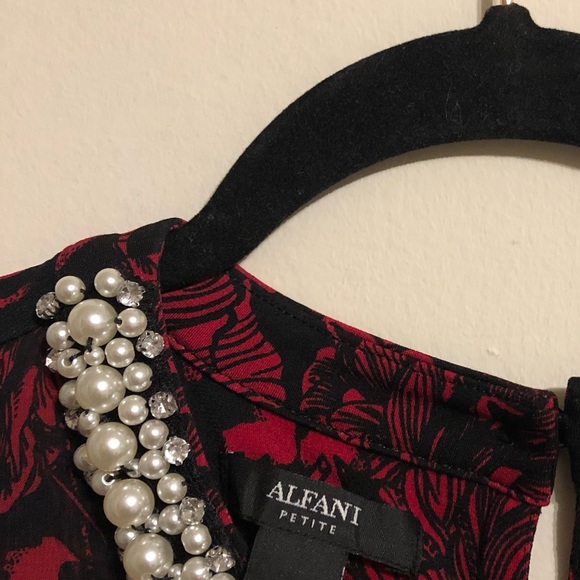 Nice business-casual top - Picture 3 of 3